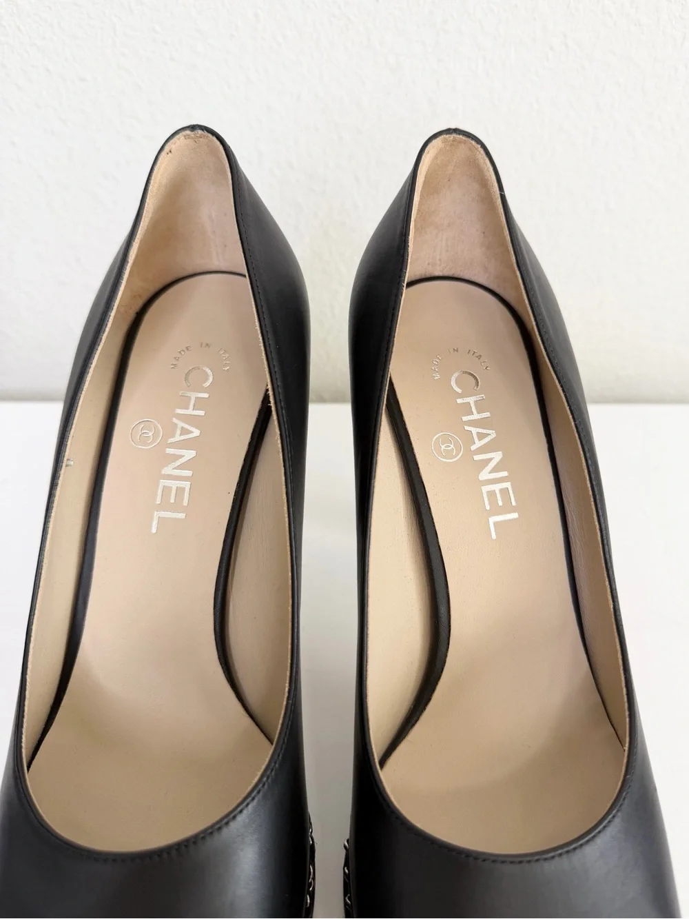 NEW CHANEL Black Leather Platform Pumps with Silver Chain Trim Size 39
